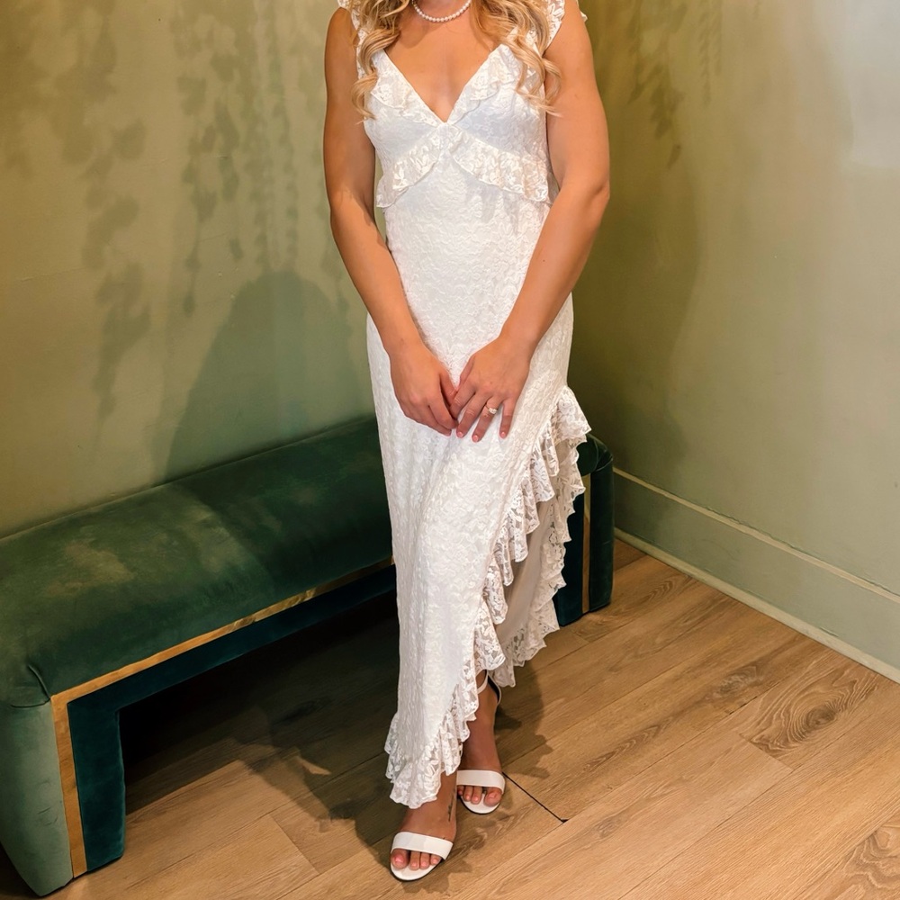 Hello Molly white lace dress size large like new!